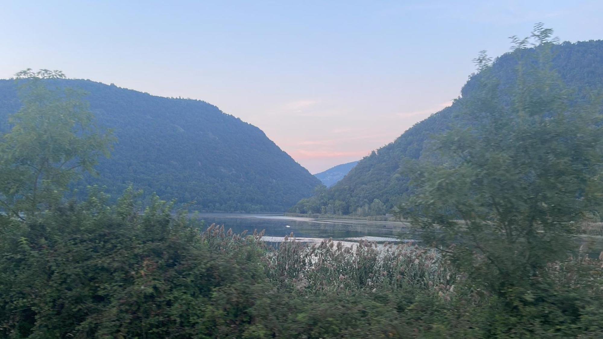 Laghi Di Como Appartamento Di Licinia E Mario Asso Luaran gambar